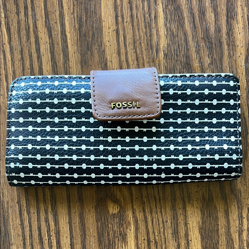 Fossil Black and White Patterned Wallet